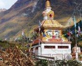 stuppa-sur-les-sentiers-du-Manaslu.jpg